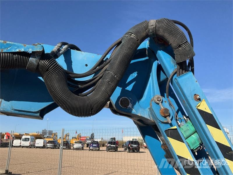 Genie Z34/22 4WD Diesel Articulating Boom Lift Articulated boom lifts
