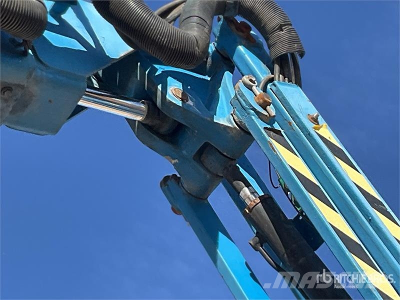 Genie Z34/22 4WD Diesel Articulating Boom Lift Articulated boom lifts