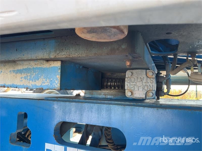 Genie Z34/22 4WD Diesel Articulating Boom Lift Articulated boom lifts