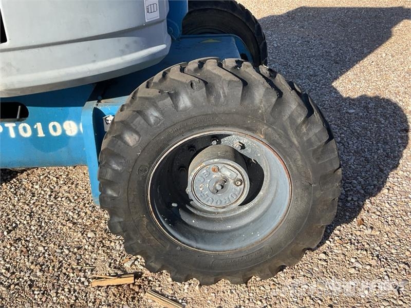Genie Z34/22 4WD Diesel Articulating Boom Lift Articulated boom lifts