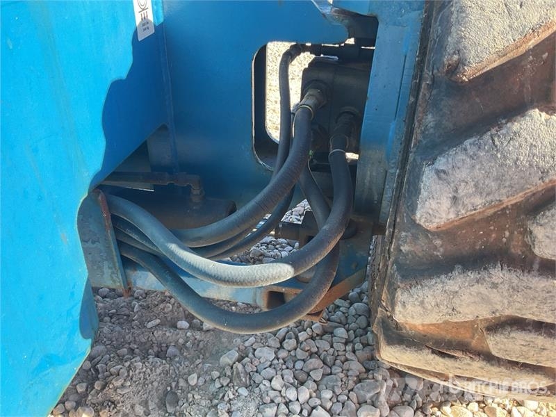 Genie Z34/22 4WD Diesel Articulating Boom Lift Articulated boom lifts