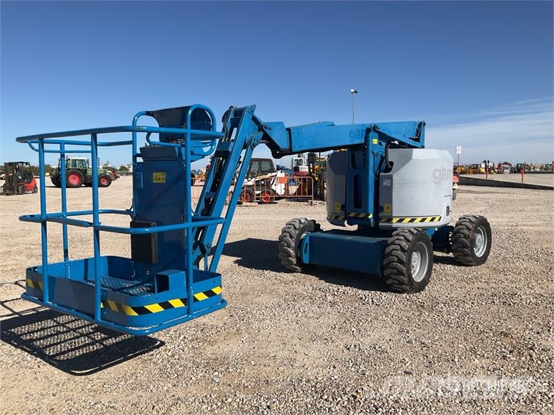 Genie Z34/22 4WD Diesel Articulating Boom Lift Articulated boom lifts