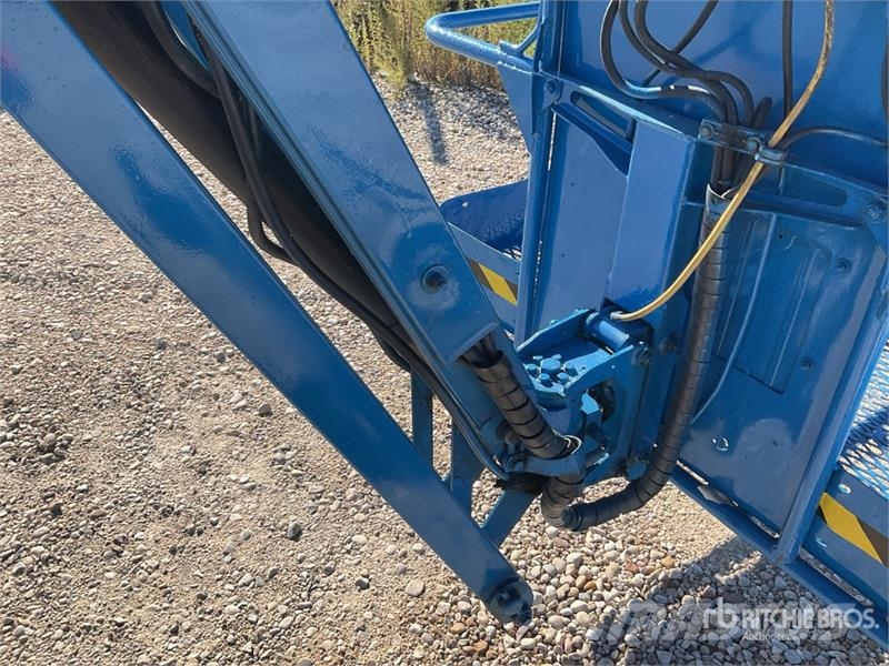 Genie Z34/22 4WD Diesel Articulating Boom Lift Articulated boom lifts