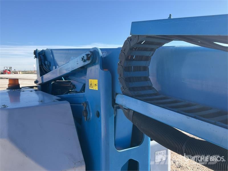 Genie Z34/22 4WD Diesel Articulating Boom Lift Articulated boom lifts