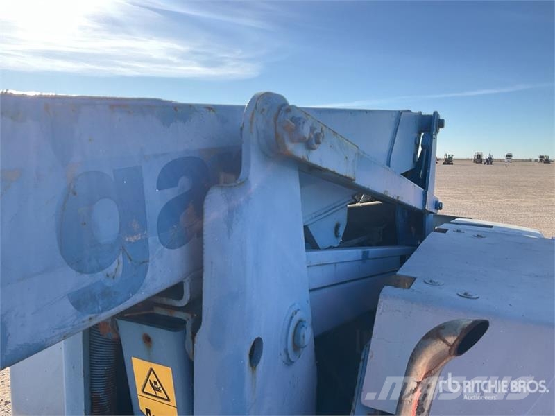 Genie Z34/22 4WD Diesel Articulating Boom Lift Articulated boom lifts