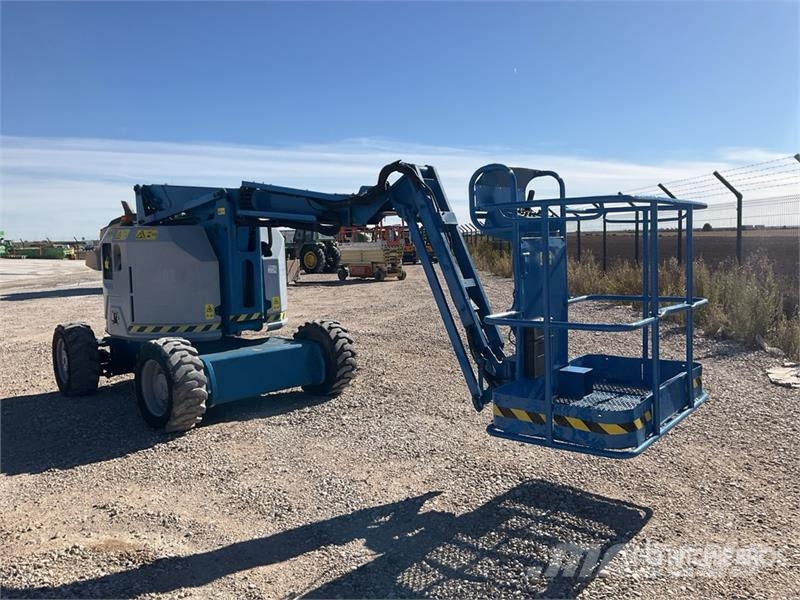 Genie Z34/22 4WD Diesel Articulating Boom Lift Articulated boom lifts