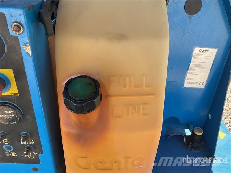 Genie Z34/22 4WD Diesel Articulating Boom Lift Articulated boom lifts