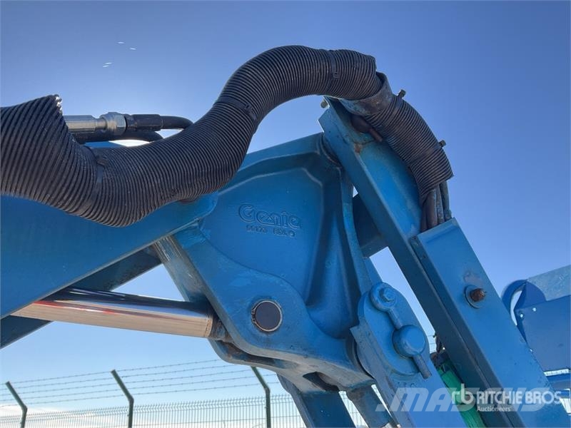 Genie Z34/22 4WD Diesel Articulating Boom Lift Articulated boom lifts