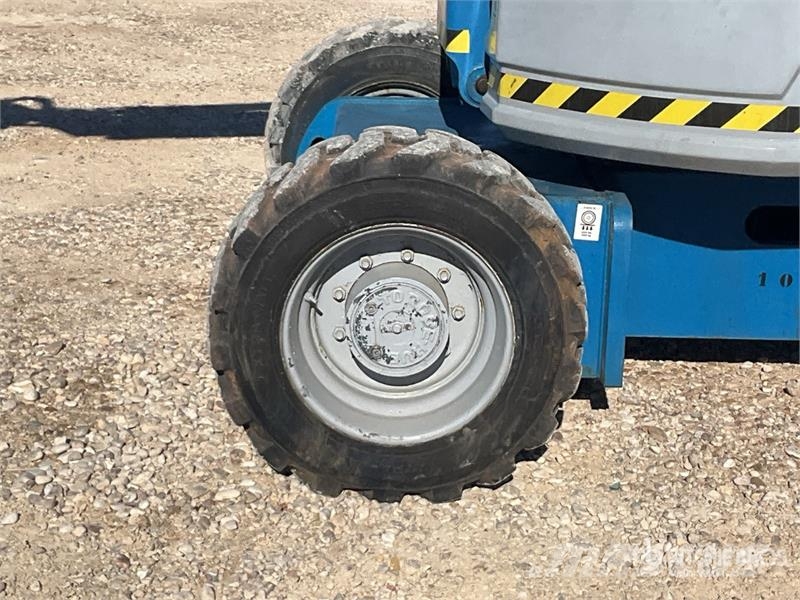 Genie Z34/22 4WD Diesel Articulating Boom Lift Articulated boom lifts