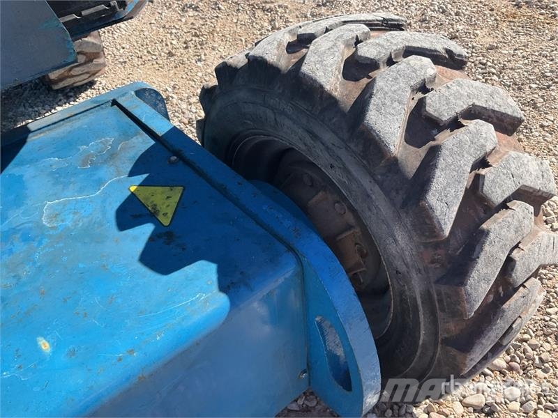 Genie Z34/22 4WD Diesel Articulating Boom Lift Articulated boom lifts