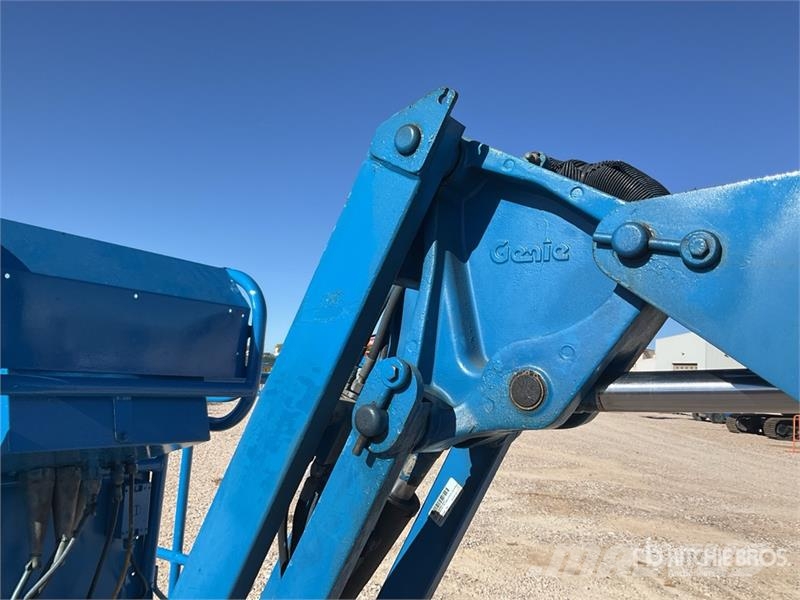 Genie Z34/22 4WD Diesel Articulating Boom Lift Articulated boom lifts