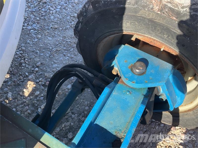 Genie Z34/22 4WD Diesel Articulating Boom Lift Articulated boom lifts