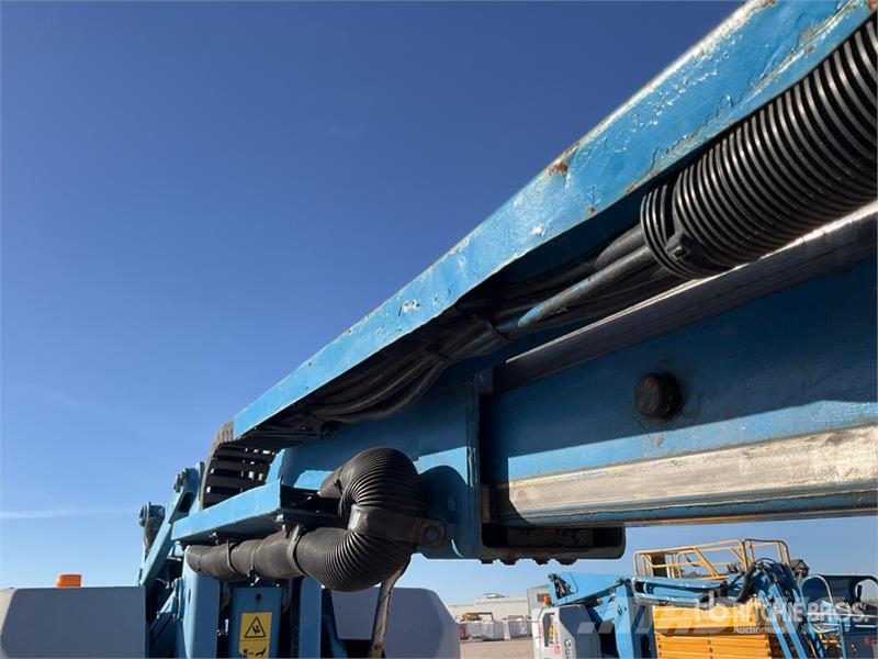Genie Z34/22 4WD Diesel Articulating Boom Lift Articulated boom lifts