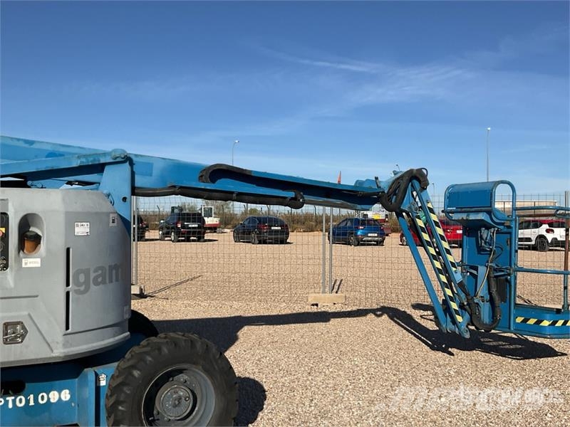 Genie Z34/22 4WD Diesel Articulating Boom Lift Articulated boom lifts