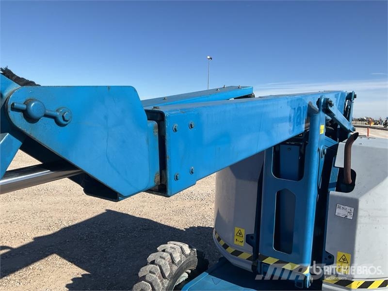Genie Z34/22 4WD Diesel Articulating Boom Lift Articulated boom lifts