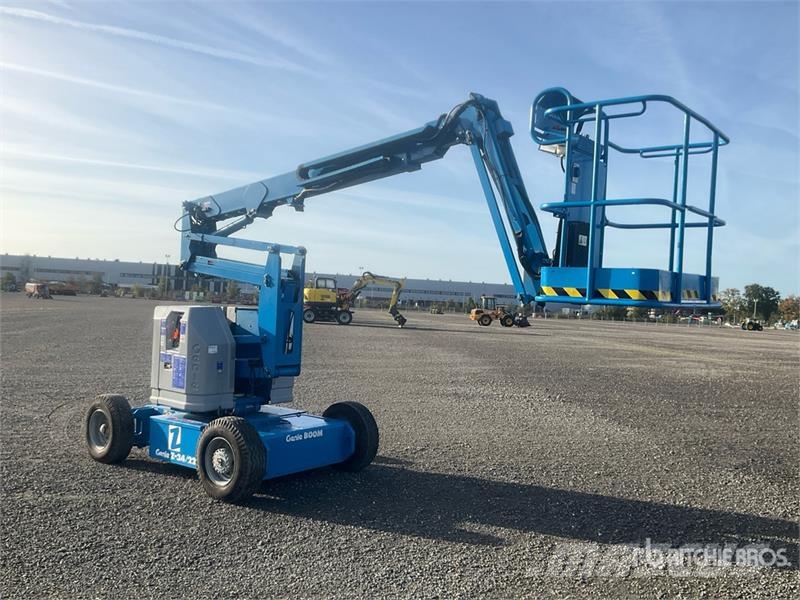 Genie Z34/22E 2WD Electric Articulating Boom Lift Nacelles articulées