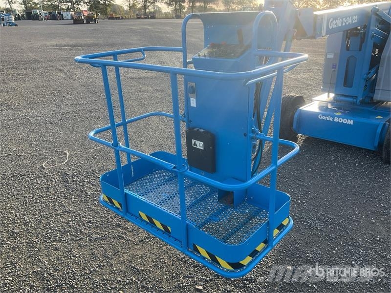 Genie Z34/22E 2WD Electric Articulating Boom Lift Nacelles articulées