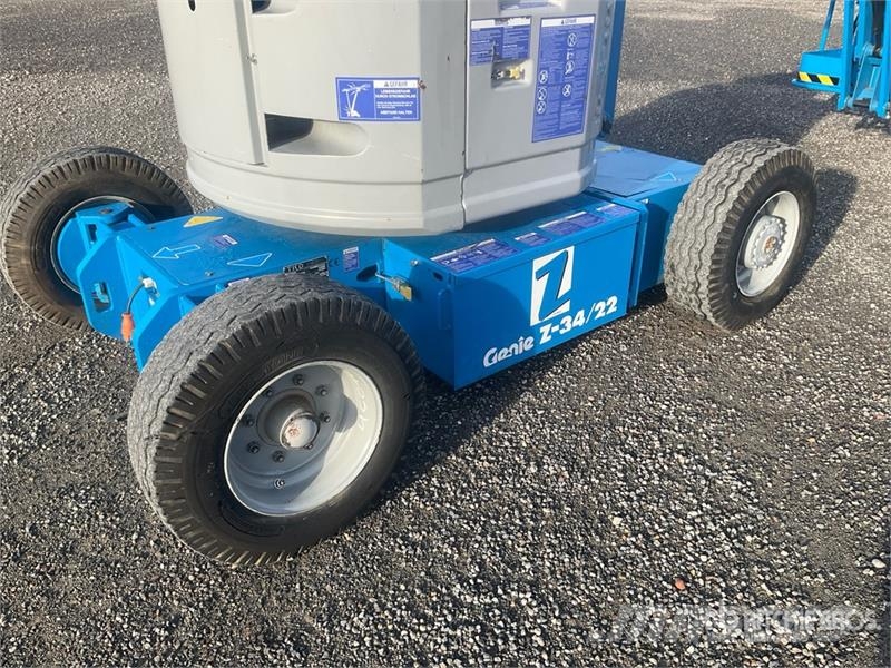 Genie Z34/22E 2WD Electric Articulating Boom Lift Nacelles articulées