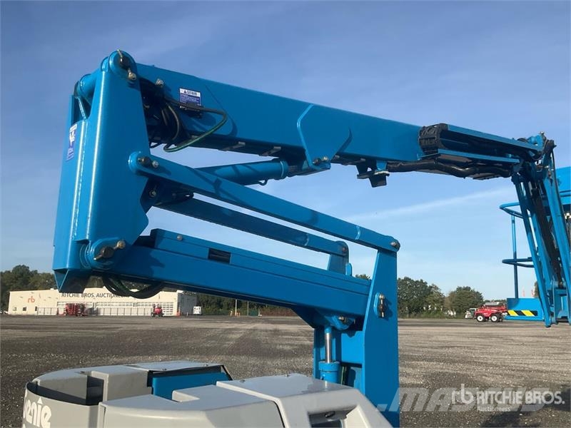 Genie Z34/22E 2WD Electric Articulating Boom Lift Nacelles articulées