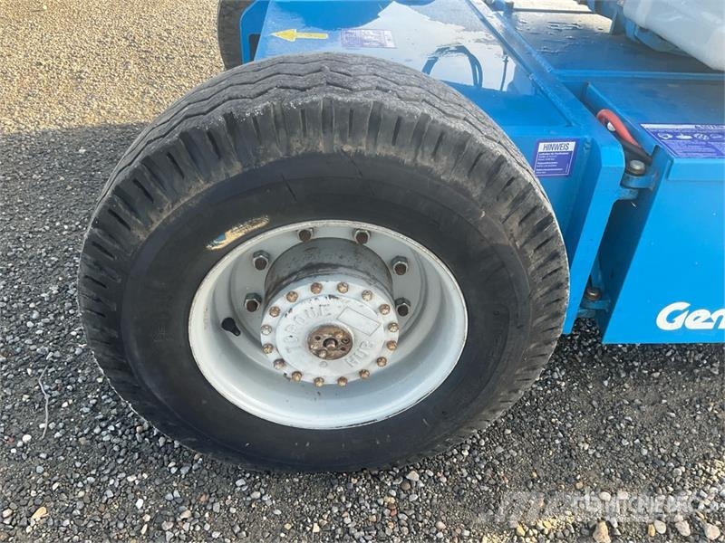 Genie Z34/22E 2WD Electric Articulating Boom Lift Nacelles articulées