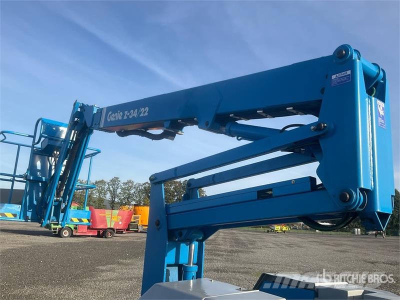 Genie Z34/22E 2WD Electric Articulating Boom Lift Nacelles articulées