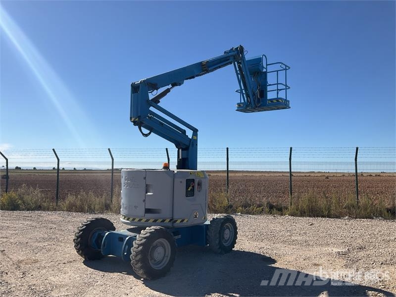 Genie Z34-22IC Diesel Articulating Boom Lift Articulated boom lifts