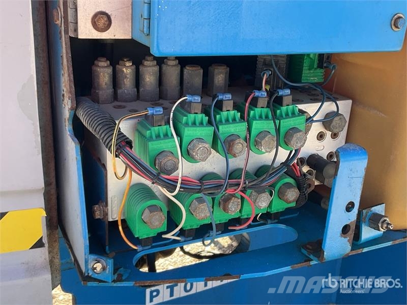 Genie Z34-22IC Diesel Articulating Boom Lift Articulated boom lifts