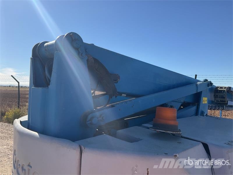 Genie Z34-22IC Diesel Articulating Boom Lift Articulated boom lifts