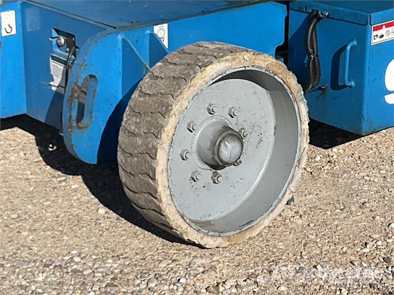 Genie Z34/22N 2WD Electric Articulating Boom Lift Articulated boom lifts