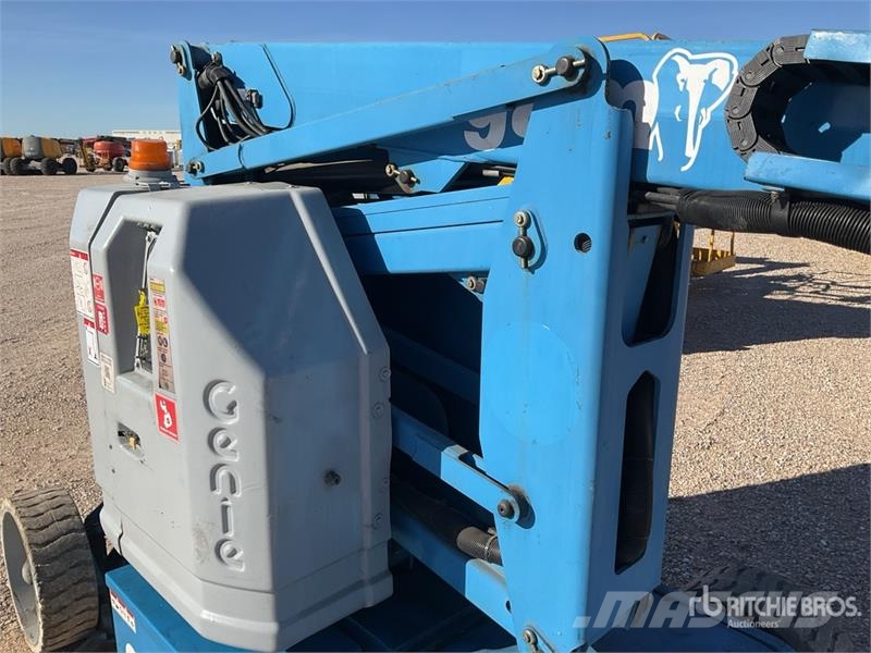 Genie Z34/22N 2WD Electric Articulating Boom Lift Articulated boom lifts