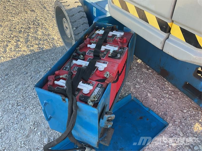 Genie Z34/22N 2WD Electric 12 mts Electric Articulating Articulated boom lifts