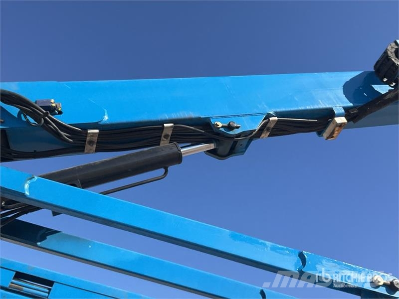 Genie Z34/22N 2WD Electric 12 mts Electric Articulating Articulated boom lifts