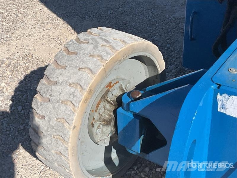 Genie Z34/22N 2WD Electric 12 mts Electric Articulating Articulated boom lifts