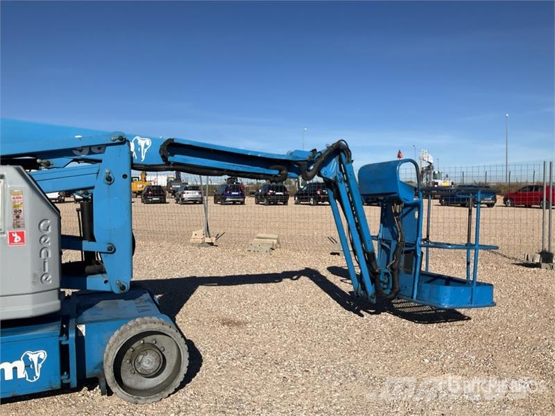 Genie Z34/22N 2WD Electric Articulating Boom Lift Articulated boom lifts