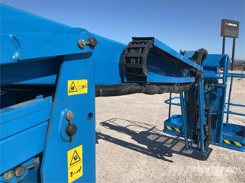 Genie Z34/22N 2WD Electric 12 mts Electric Articulating Articulated boom lifts