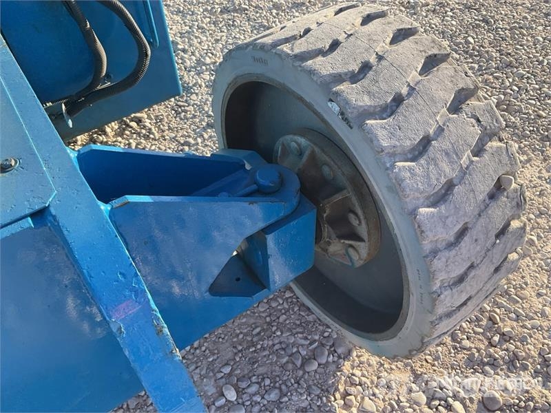 Genie Z34/22N 2WD Electric 12 mts Electric Articulating Articulated boom lifts
