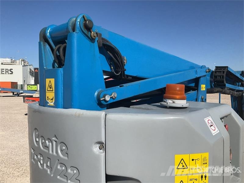 Genie Z34/22N 2WD Electric 12 mts Electric Articulating Articulated boom lifts