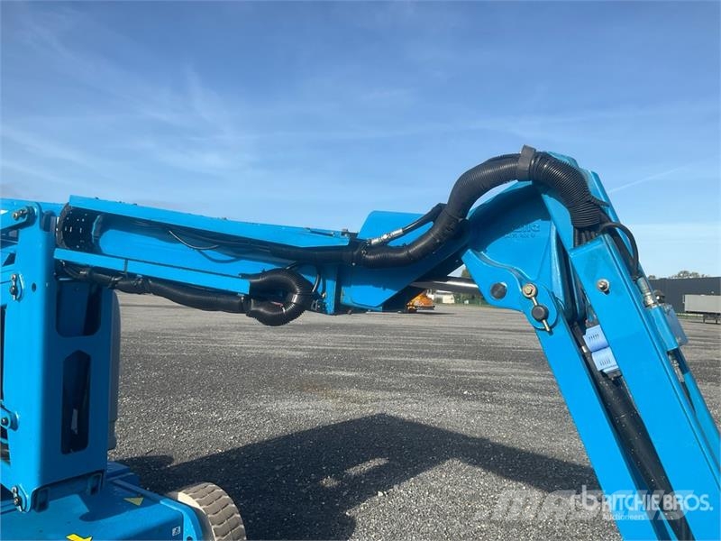 Genie Z34/22N 2WD Electric Articulating Boom Lift Nacelles articulées
