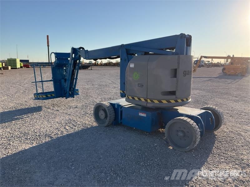 Genie Z34/22N 2WD Electric 12 mts Electric Articulating Articulated boom lifts