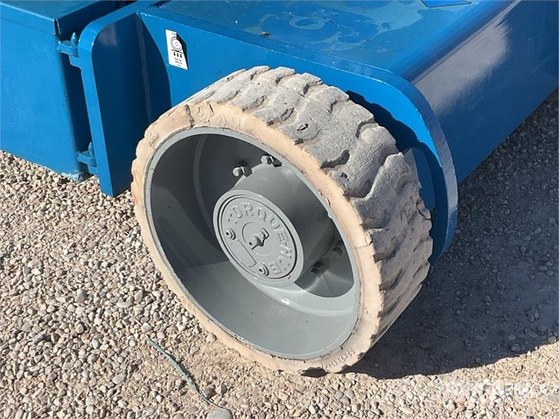 Genie Z34/22N 2WD Electric 12 mts Electric Articulating Articulated boom lifts