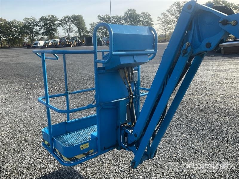 Genie Z34/22N 2WD Electric Articulating Boom Lift Nacelles articulées