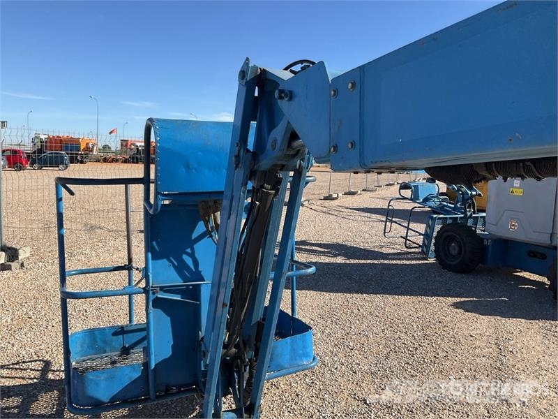 Genie Z34/22N 2WD Electric Articulating Boom Lift Articulated boom lifts