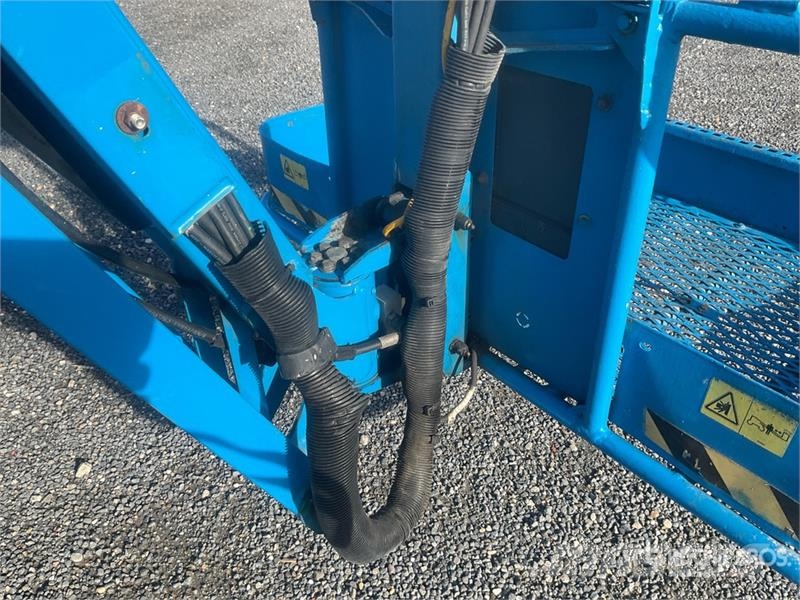 Genie Z34/22N 2WD Electric Articulating Boom Lift Nacelles articulées