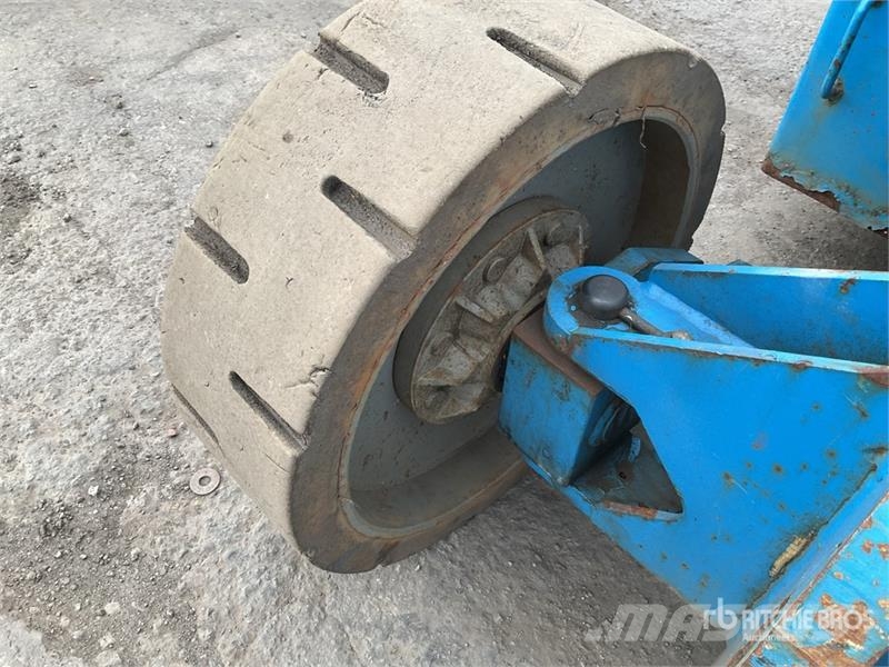 Genie Z34/22N 2WD Electric Articulating Boom Lift رافعات سلة مفصلية
