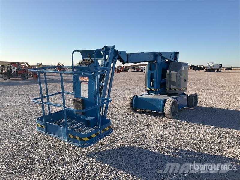 Genie Z34/22N 2WD Electric 12 mts Electric Articulating Articulated boom lifts