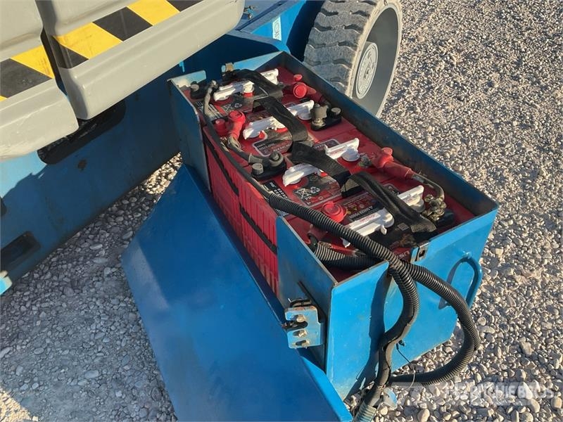 Genie Z34/22N 2WD Electric 12 mts Electric Articulating Articulated boom lifts