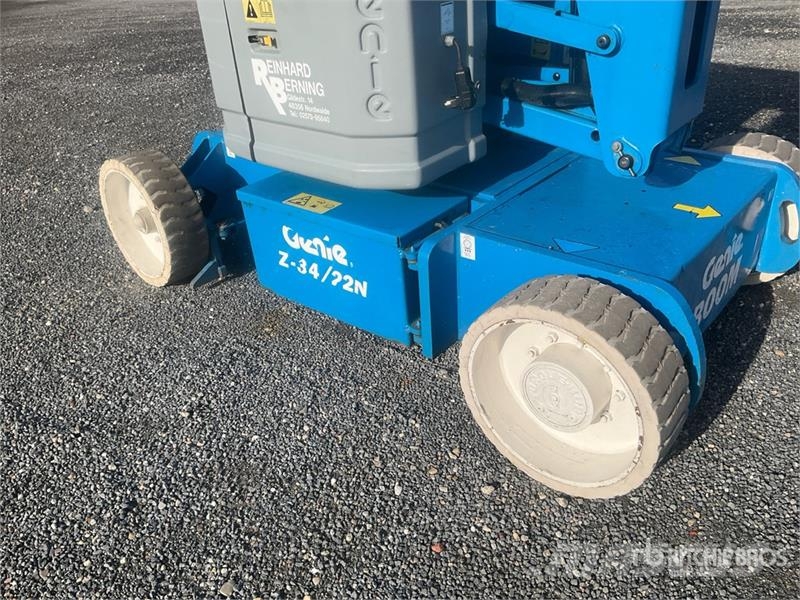 Genie Z34/22N 2WD Electric Articulating Boom Lift Nacelles articulées