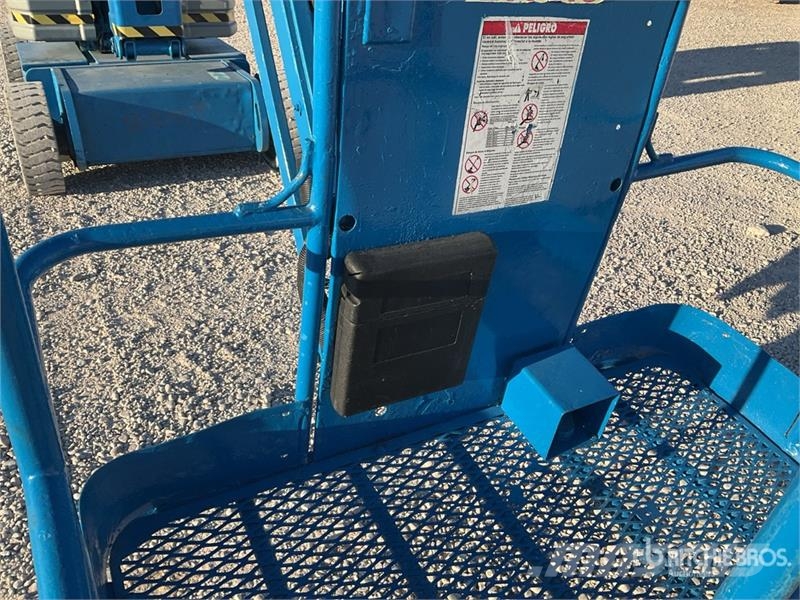 Genie Z34/22N 2WD Electric 12 mts Electric Articulating Articulated boom lifts