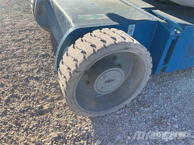 Genie Z34/22N 2WD Electric 12 mts Electric Articulating Articulated boom lifts