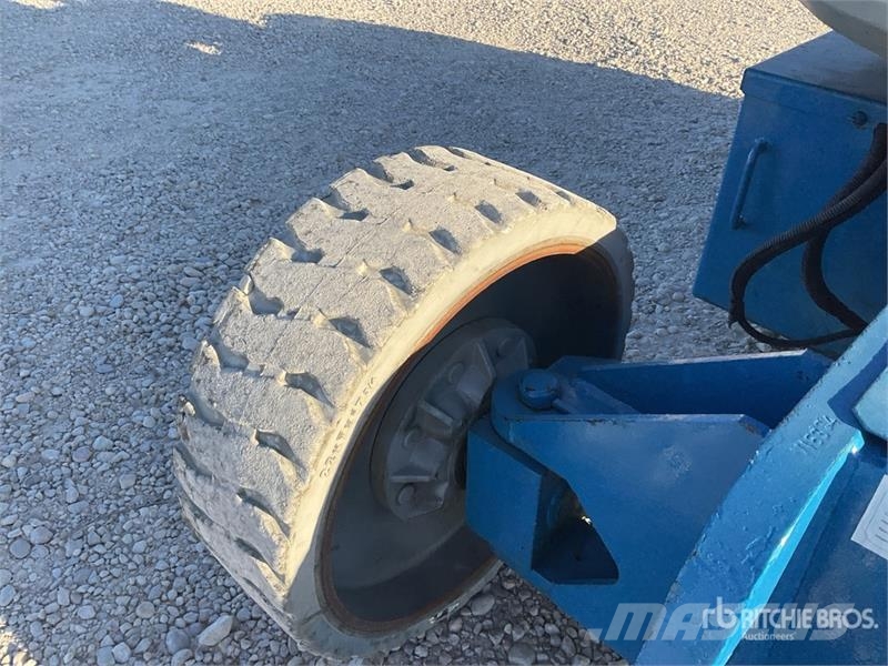 Genie Z34/22N 2WD Electric 12 mts Electric Articulating Articulated boom lifts